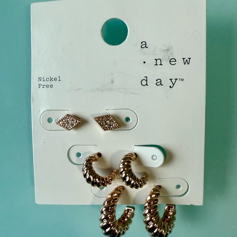 A New Day, 4 pairs of earrings, Golden, Bronze and Silver , NWT/NWOT - Picture 3 of 3